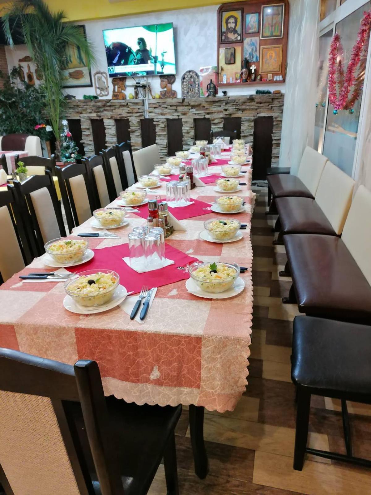 Family Hotel Four Seasons 사레보 외부 사진